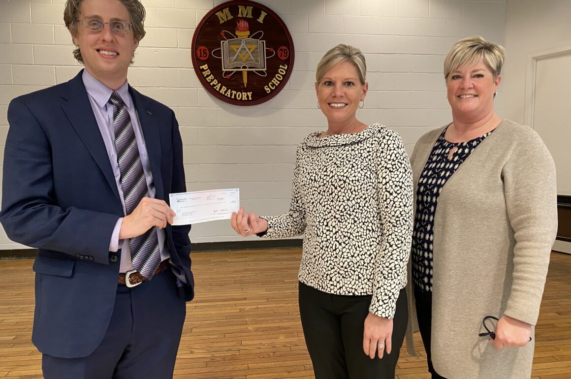 Community Bank, N.A. makes $5,000 EITC donation to MMI Preparatory School