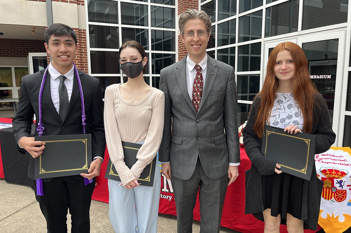 MMI recognizes students during Upper School Awards Convocation