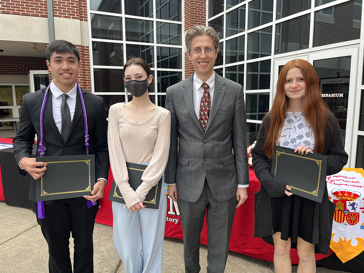 MMI recognizes students during Upper School Awards Convocation