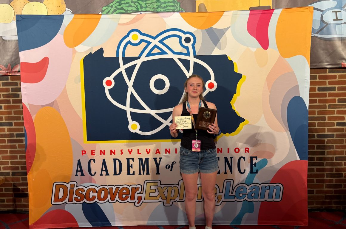 Anna Zaroda ’27 earned a perfect score and the Zappa Award for her mathematics project.
