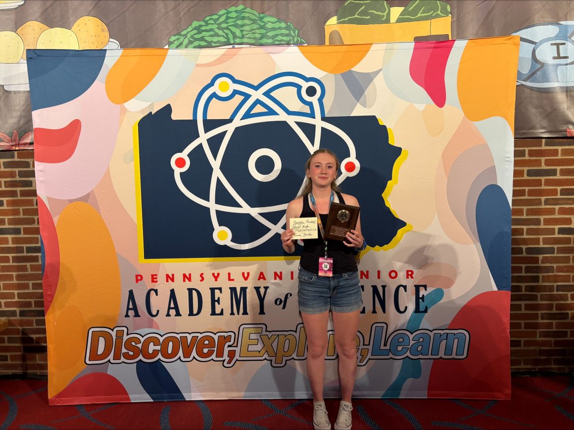 Anna Anna Zaroda ’27 earned a perfect score and the Zappa Award for her mathematics project.
